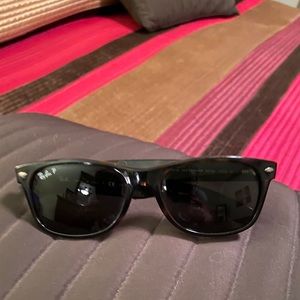 Rayban 2132 New Wayfarer Polarized Sunglasses